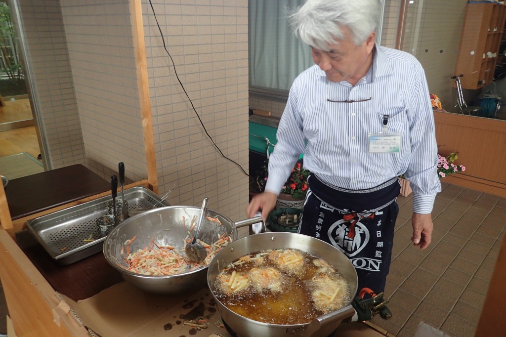 ほっこりうどん と コスモス と