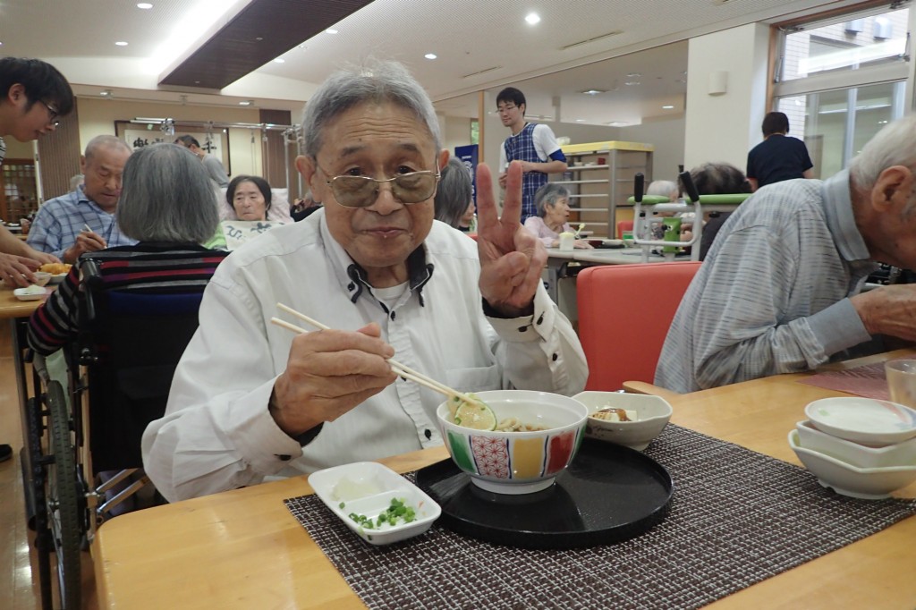 ほっこりうどん と コスモス と